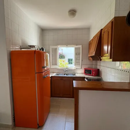 Apartment With Garden And Swimming And
