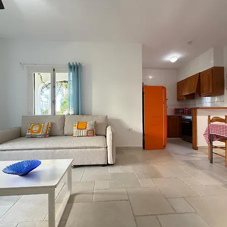 With Garden And Swimming And Appartement Cala Blanca (Menorca)